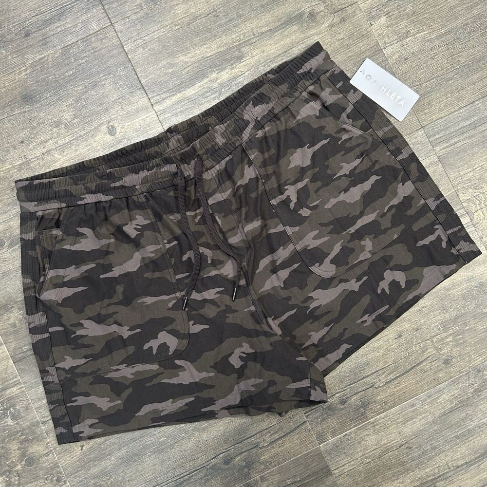 NWT Athleta Size 26 Green Camo Farallon Short‎ Drawstring Elastic Waist (282)